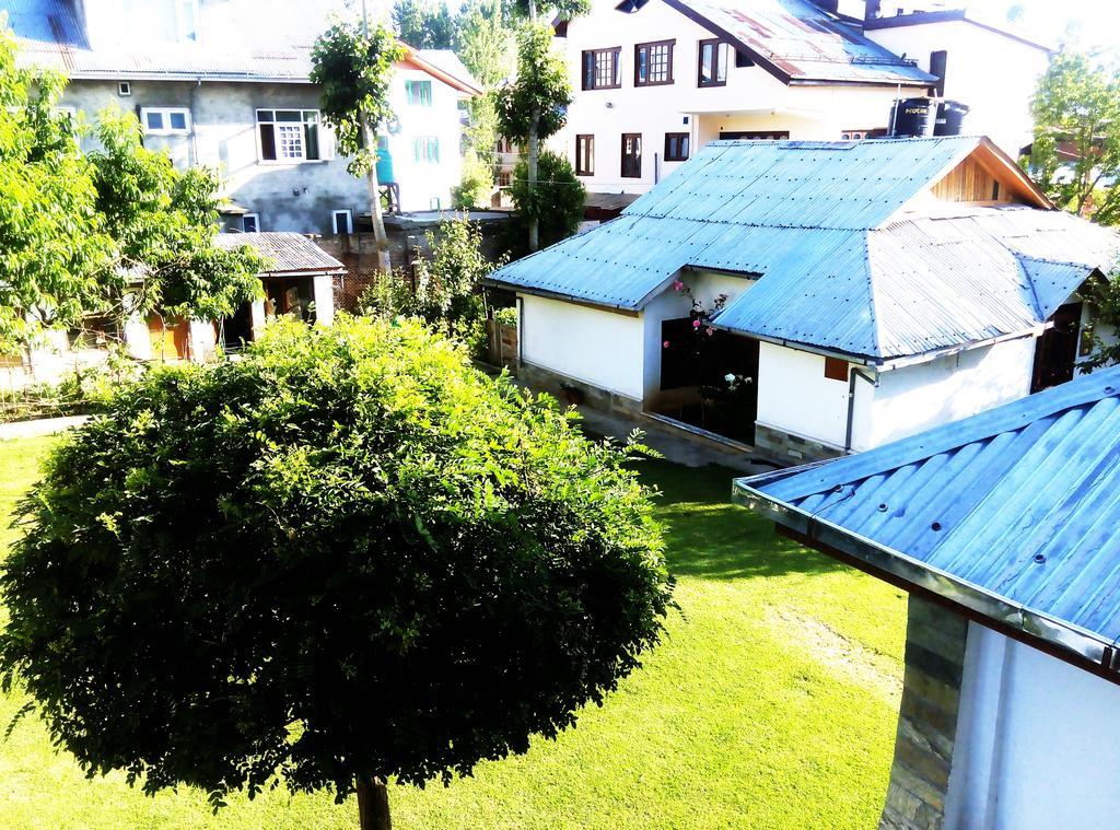 Jeelani Guest House Srīnagar Eksteriør billede